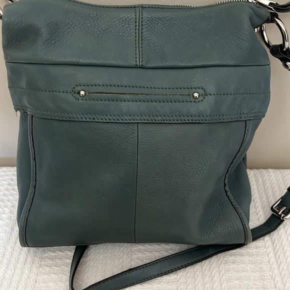 B Makowsky leather crossbody purse - Picture 9 of 17